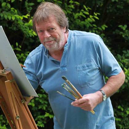 Kevin Scully - portrait of artist and tutor for painting holidays France.