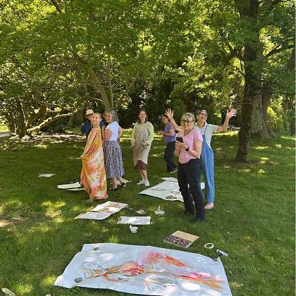 attendees of Chloe Briggs’ painting holiday at Atelier Clos Mirabel