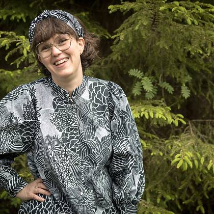 Headshot of Artist & Tutor Cecilia Pettersson, Atelier Clos Mirabel, France.