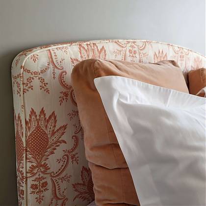 Clos Mirabel Atelier, Peach bedroom bed detail.