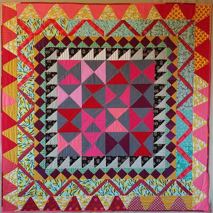 Kawandi quilt, Triangles by Sujata Shah, Makers' Retreats France, Atelier Clos Mirabel.